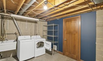 1405 Surrey Ln, Algonquin, IL 60102