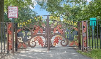 3118 17TH St N, Arlington, VA 22201
