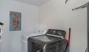 430 S Oak Ave, Aurora, MO 65605