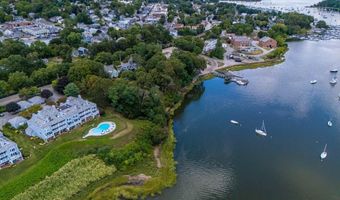 152 Crompton Ave 12, East Greenwich, RI 02818