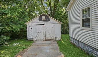 301 Lampert St, Alton, IL 62002