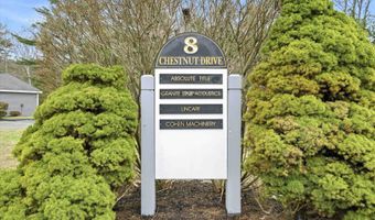 8 Chestnut Dr, Bedford, NH 03110