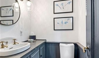 47 Second St, Newport, RI 02840