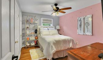 197 Dupont Pl, Bridgeport, CT 06610