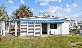 319 Old Causeway Rd, Atlantic Beach, NC 28512