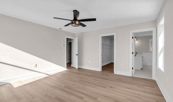 293 Trenton Ave N, Bayville, NJ 08721