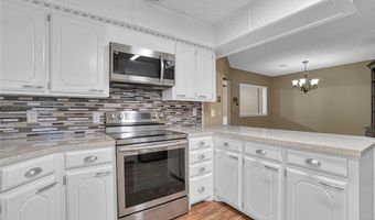 404 Comanche Trl, Altus, OK 73521