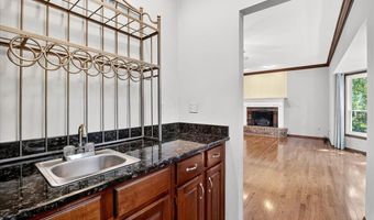 465 Redwood Forest Dr, Ballwin, MO 63021
