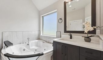 2084 Glenhollow Dr, Weatherford, TX 76088