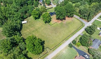 1064 Knollwood Acres Rd, Boiling Springs, SC 29316