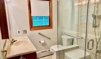 97 Middle River Rd, Danbury, CT 06811