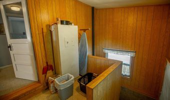 720 W State St, Algona, IA 50511