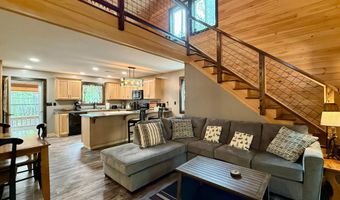 8 Breezy Knoll Ln, Baileyville, ME 04694