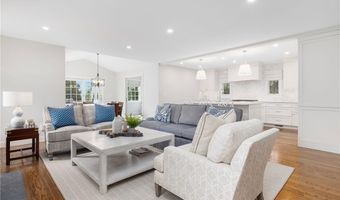 10 Linden Gate Ln, Newport, RI 02840