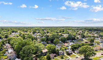 300 W 3RD Ave, Barrington, NJ 08007