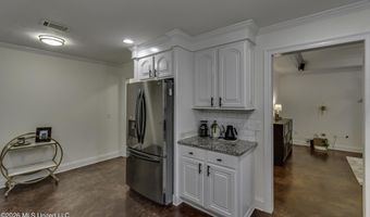 128 W Pinebrook Dr, Brandon, MS 39047
