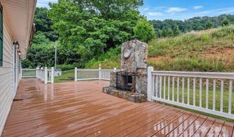 118 Paupers Ridge Ln, Banner Elk, NC 28604