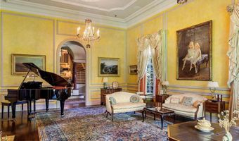 14 Leroy Ave, Newport, RI 02840