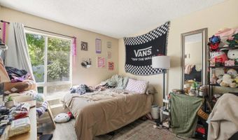 2566 White Oak Pl 6, Escondido, CA 92027