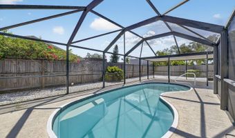 635 Jamaica Cir E, Apollo Beach, FL 33572