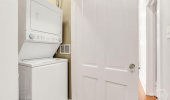 17 E 33rd St, Savannah, GA 31401