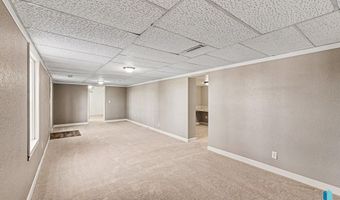 1301 S Splitrock Blvd, Brandon, SD 57005