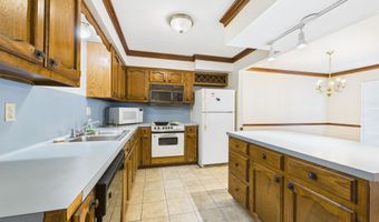 160 Ocean Dr #6B, Baton Rouge, LA 70806