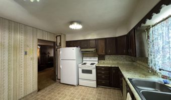 35 Conroy St, Diamondville, WY 83116