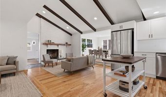 25 Stoneham St, Cranston, RI 02920