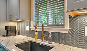 28 Marigold Cir, North Providence, RI 02904