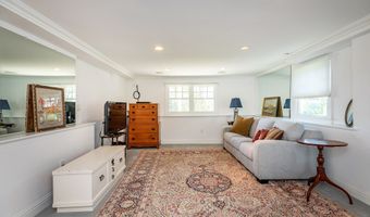 34 Skyline Dr, Brookfield, CT 06804