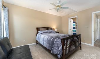 806 Abbey Cir, Asheville, NC 28805