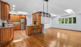 6 Sky Edge Ln, Bethel, CT 06801