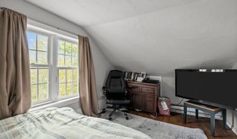12 Callender Ave, Newport, RI 02840