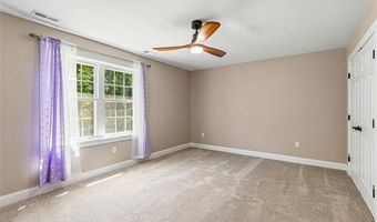 8 Lyn Ct, Cumberland, RI 02864