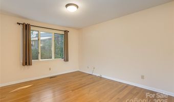 530 Crowfields Ln, Asheville, NC 28803