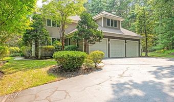 60 Pheasant Dr, East Greenwich, RI 02818