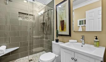 7111 CINDY Ln, Annandale, VA 22003
