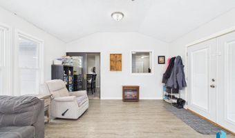 318 Elm Ave, Baltic, SD 57003