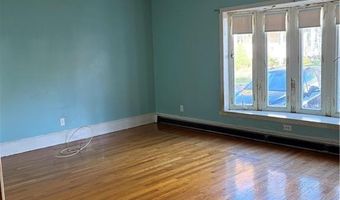 25 Pensaukee Ave, North Providence, RI 02911