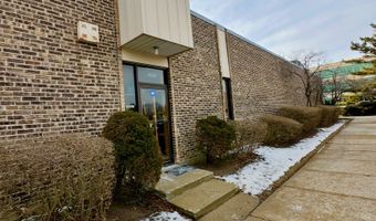 3323 N Ridge Ave, Arlington Heights, IL 60004