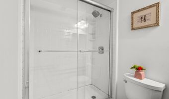 10 Grove Ct 20, Asbury Park, NJ 07712