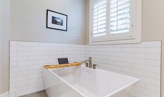904 NW Oxford Gate, Bentonville, AR 72712