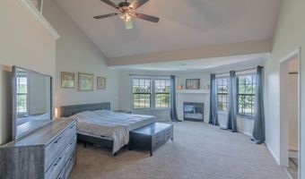 14108 Pine Valley Ct, Basehor, KS 66007