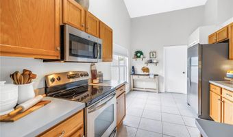 303 LAKEWAY Ln, Apollo Beach, FL 33572