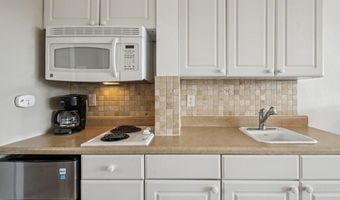 2136 Montauk Hwy 112, Amagansett, NY 11930