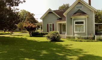 303 S Hickory St, Aberdeen, MS 39730