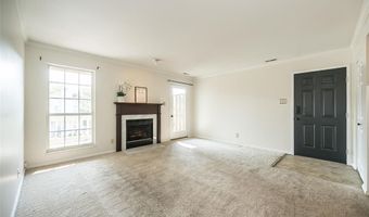 1445 Whispering Creek Dr E, Ballwin, MO 63021