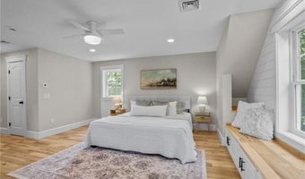 5 Lillis Ave, Barrington, RI 02806
