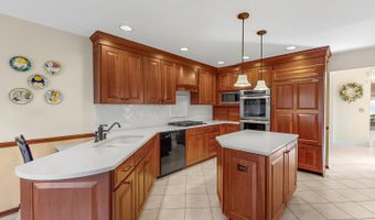 305 Thierry Ln, Prospect Heights, IL 60070